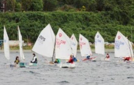 CASI UN CENTENAR DE DEPORTISTAS EN “PUERTO VARAS A TODA VELA, REGATA OTOÑO 2022”