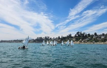 CONCURRIDA REGATA MONOTIPOS EN CONCÓN