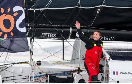 VIOLETTE DORANGE COMPLETA LA VENDÉE GLOBE CON SOLO 23 AÑOS