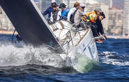 CONCURRIDA REGATA YCCH